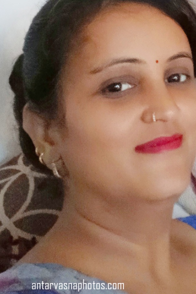 https://pub-5fcdf72a54cd4edbb03ec3edaa415a42.r2.dev/nakedleaks/displaying_beautiful_features:_a_punjabi_wife's_allure/0.jpg