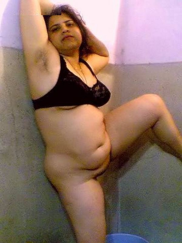 https://pub-5fcdf72a54cd4edbb03ec3edaa415a42.r2.dev/nakedleaks/eager_savita_bhabhi's_traditional_adult_images/3.jpg