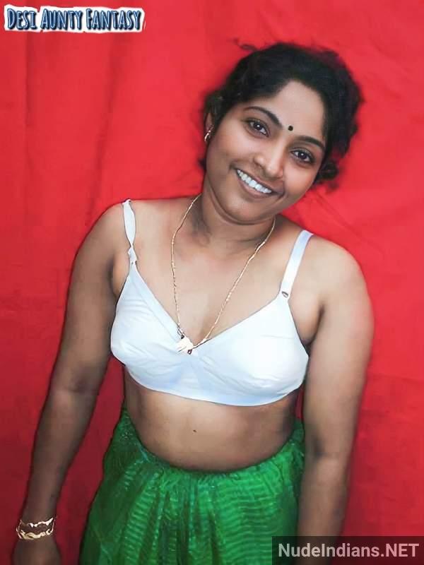 https://pub-5fcdf72a54cd4edbb03ec3edaa415a42.r2.dev/nakedleaks/elegant_desi_aunty_hd_nude_images_with_ample_bosom_and_buttocks/52.jpg