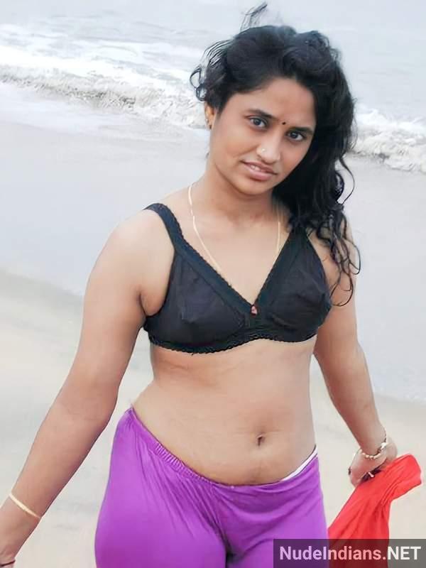 https://pub-5fcdf72a54cd4edbb03ec3edaa415a42.r2.dev/nakedleaks/elegant_desi_aunty_hd_nude_images_with_ample_bosom_and_buttocks/54.jpg