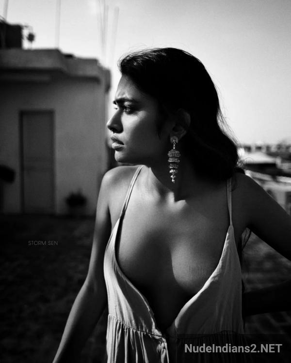 https://pub-5fcdf72a54cd4edbb03ec3edaa415a42.r2.dev/nakedleaks/elegant_mallu_model_aiswarya_suresh_sensual_lingerie_photoshoot/15.jpg