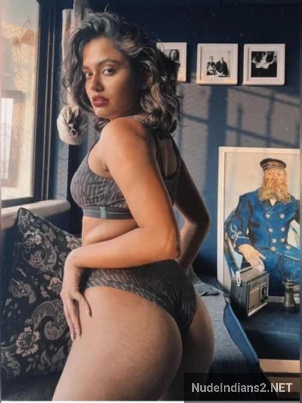https://pub-5fcdf72a54cd4edbb03ec3edaa415a42.r2.dev/nakedleaks/elegant_mallu_model_aiswarya_suresh_sensual_lingerie_photoshoot/40.jpg