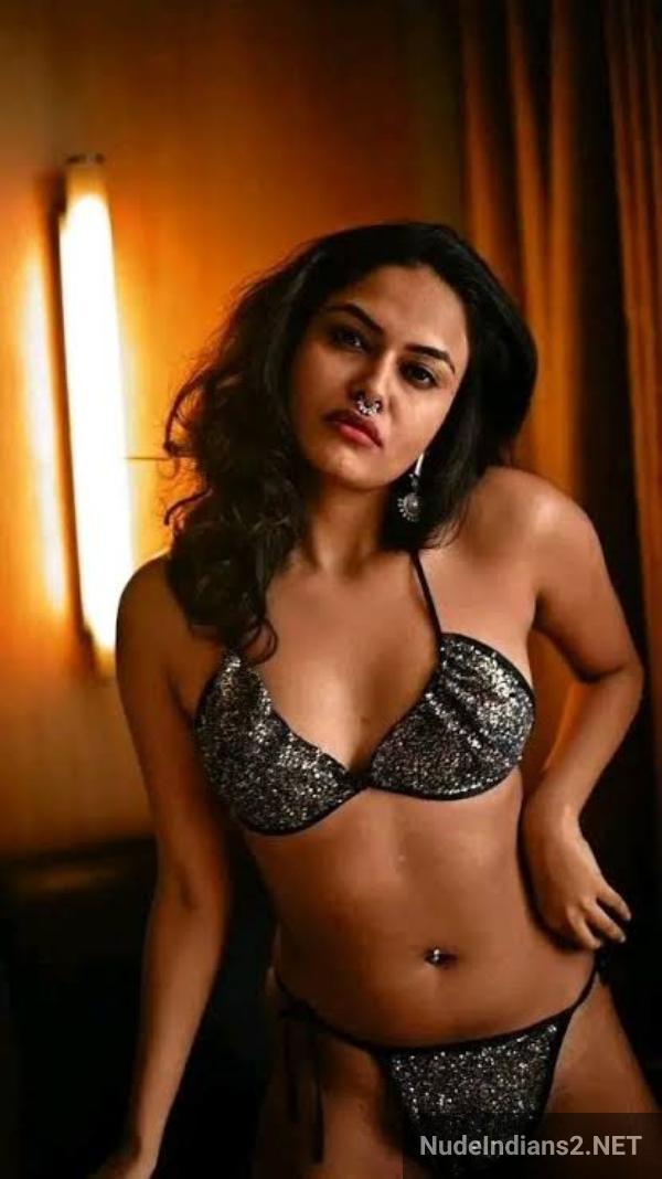 https://pub-5fcdf72a54cd4edbb03ec3edaa415a42.r2.dev/nakedleaks/elegant_mallu_model_aiswarya_suresh_sensual_lingerie_photoshoot/43.jpg