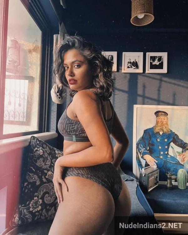 https://pub-5fcdf72a54cd4edbb03ec3edaa415a42.r2.dev/nakedleaks/elegant_mallu_model_aiswarya_suresh_sensual_lingerie_photoshoot/52.jpg