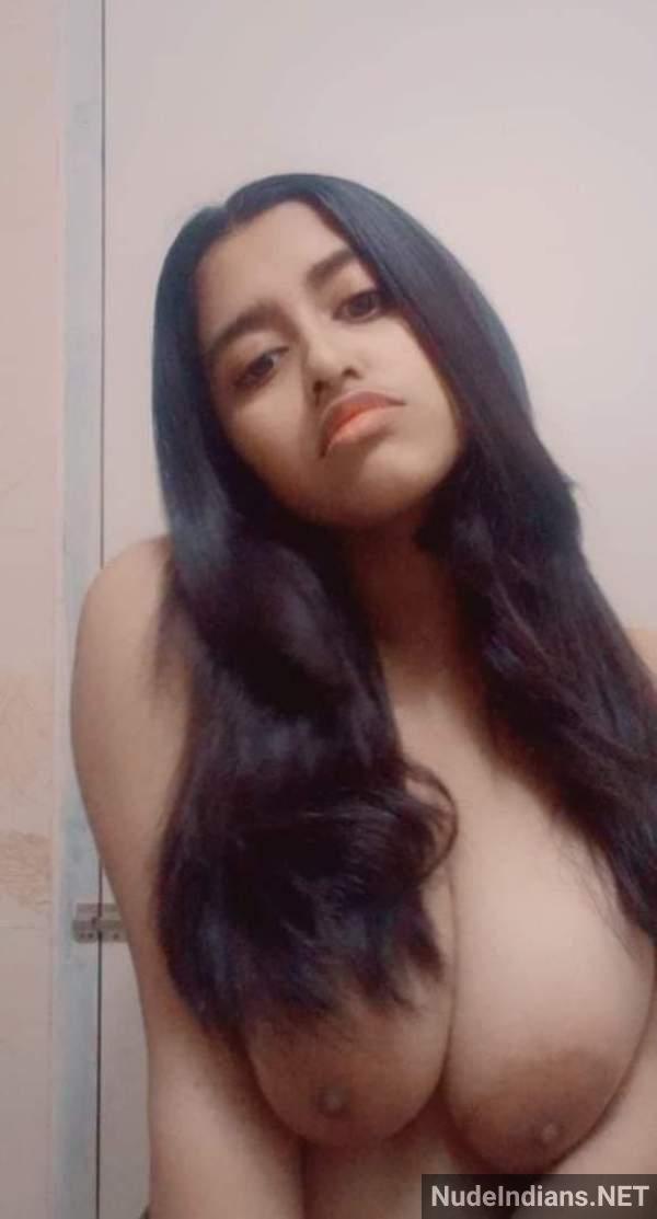 https://pub-5fcdf72a54cd4edbb03ec3edaa415a42.r2.dev/nakedleaks/elegant_sanjana_saba's_alluring_nude_poses/5.jpg
