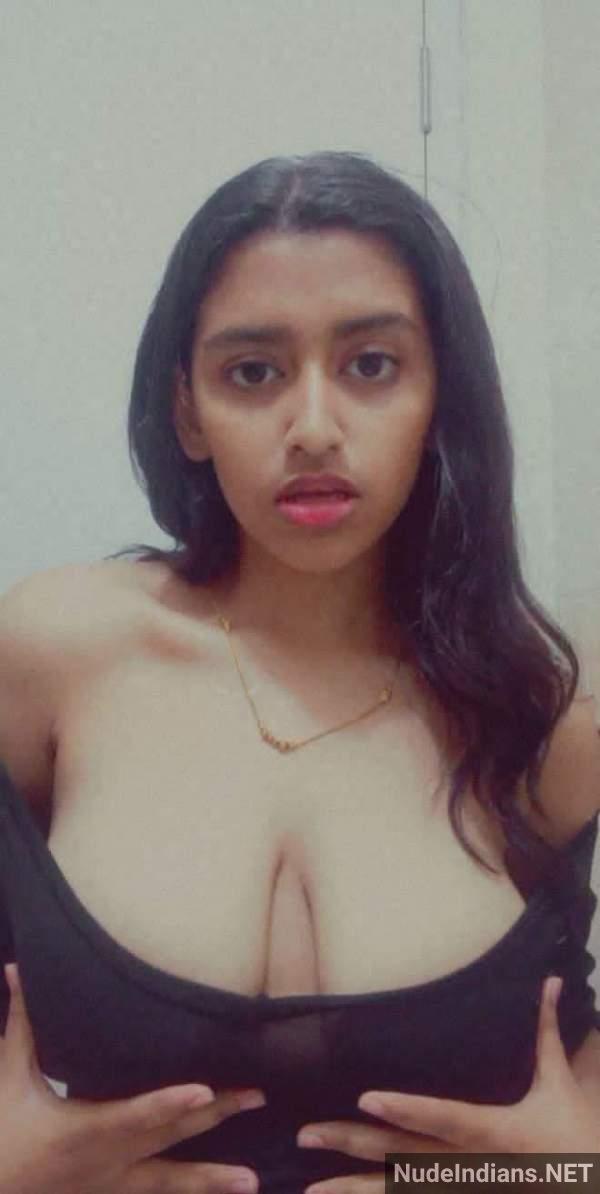 https://pub-5fcdf72a54cd4edbb03ec3edaa415a42.r2.dev/nakedleaks/elegant_sanjana_saba's_alluring_nude_poses/62.jpg