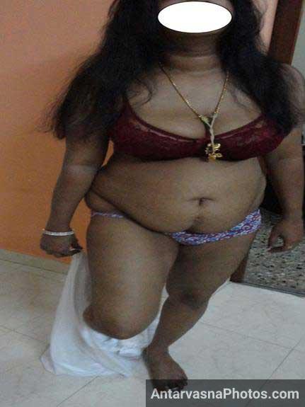 https://pub-5fcdf72a54cd4edbb03ec3edaa415a42.r2.dev/nakedleaks/elegant_spouse's_busty_image_display/1.jpg