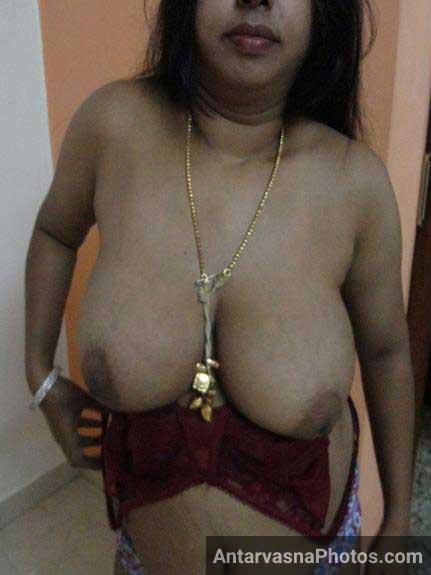https://pub-5fcdf72a54cd4edbb03ec3edaa415a42.r2.dev/nakedleaks/elegant_spouse's_busty_image_display/4.jpg