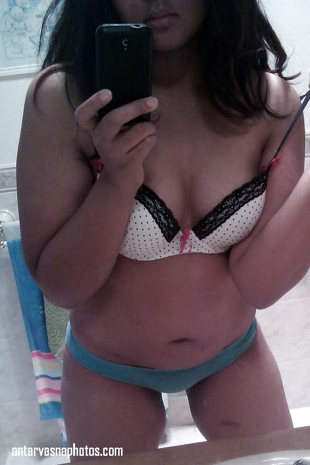 https://pub-5fcdf72a54cd4edbb03ec3edaa415a42.r2.dev/nakedleaks/eliciting_sensual_vibes_with_exposed_photos_of_an_indian_girl/1.jpg