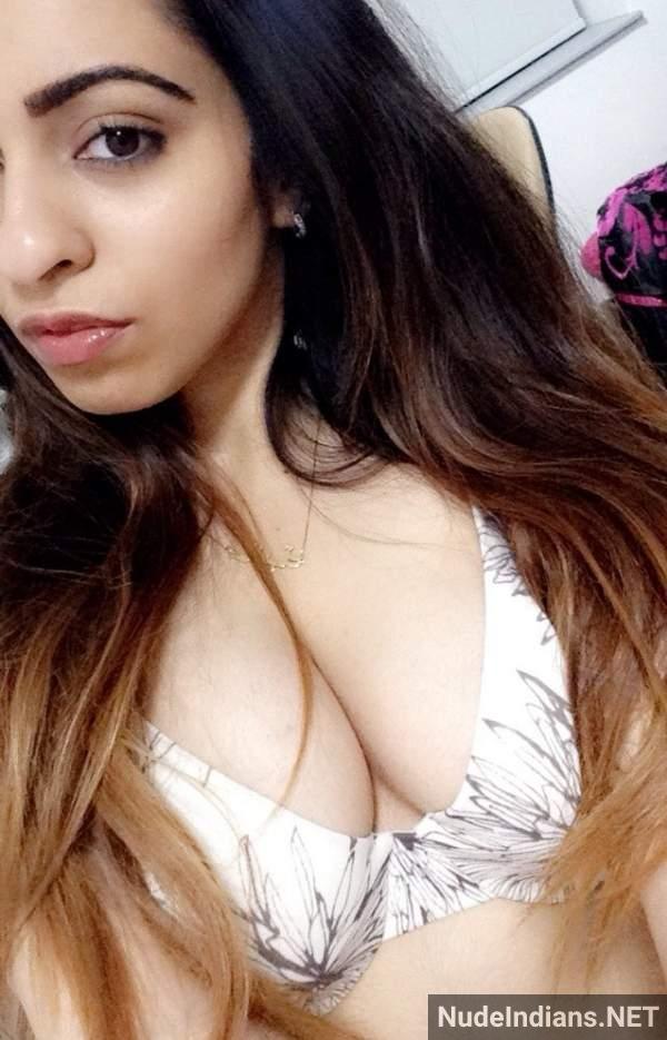 https://pub-5fcdf72a54cd4edbb03ec3edaa415a42.r2.dev/nakedleaks/encounter_with_anushka,_my_buxom_girlfriend/204.jpg