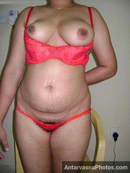 https://pub-5fcdf72a54cd4edbb03ec3edaa415a42.r2.dev/nakedleaks/encounter_with_my_landlord's_unique_situation/5.jpg