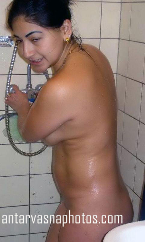 https://pub-5fcdf72a54cd4edbb03ec3edaa415a42.r2.dev/nakedleaks/enjoying_fun_in_the_shower_with_a_naughty_girlfriend/1.jpg