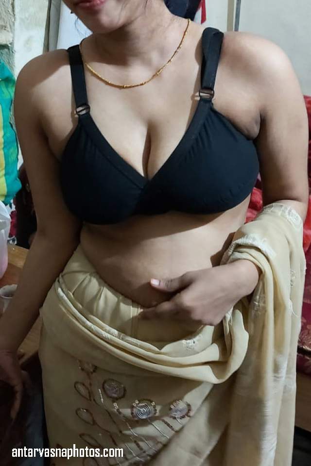 https://pub-5fcdf72a54cd4edbb03ec3edaa415a42.r2.dev/nakedleaks/enjoying_the_pleasure_of_chudai_-_photos_of_a_sensual_bhabhi/0.jpg
