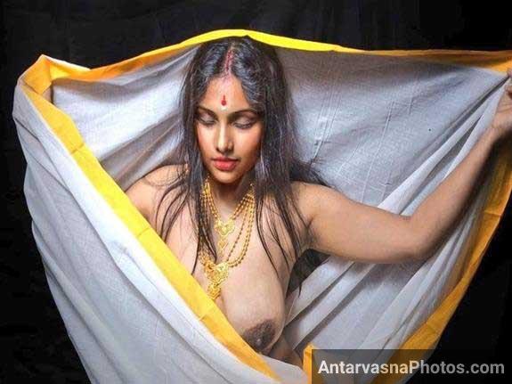 https://pub-5fcdf72a54cd4edbb03ec3edaa415a42.r2.dev/nakedleaks/enthusiastic_admirers_of_well-endowed_indian_aunties/0.jpg