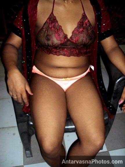 Erotic Images- Pleasing Chachi by Making Love
