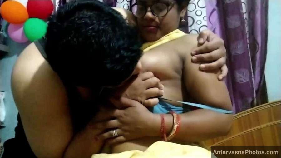 https://pub-5fcdf72a54cd4edbb03ec3edaa415a42.r2.dev/nakedleaks/erotic_images_of_bhopal_college_professor_aunty_in_intimate_moments/2.jpg