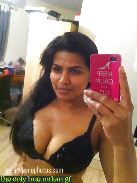 https://pub-5fcdf72a54cd4edbb03ec3edaa415a42.r2.dev/nakedleaks/ethnic_girlfriend's_rear_and_bosoms/3.jpg