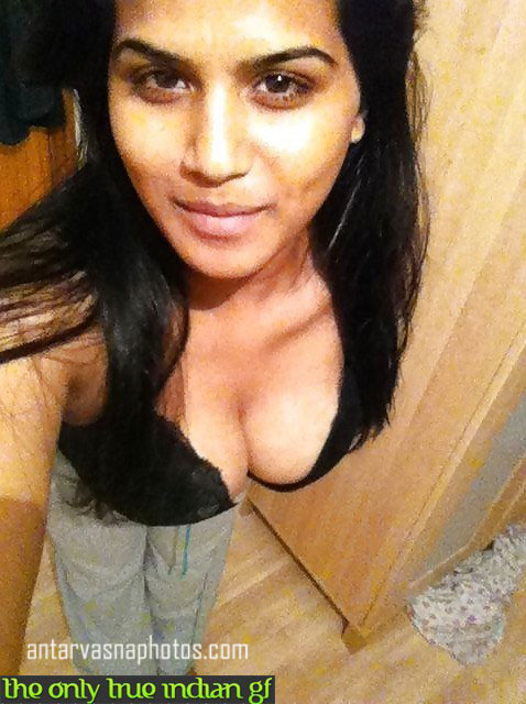 https://pub-5fcdf72a54cd4edbb03ec3edaa415a42.r2.dev/nakedleaks/ethnic_girlfriend's_rear_and_bosoms/5.jpg