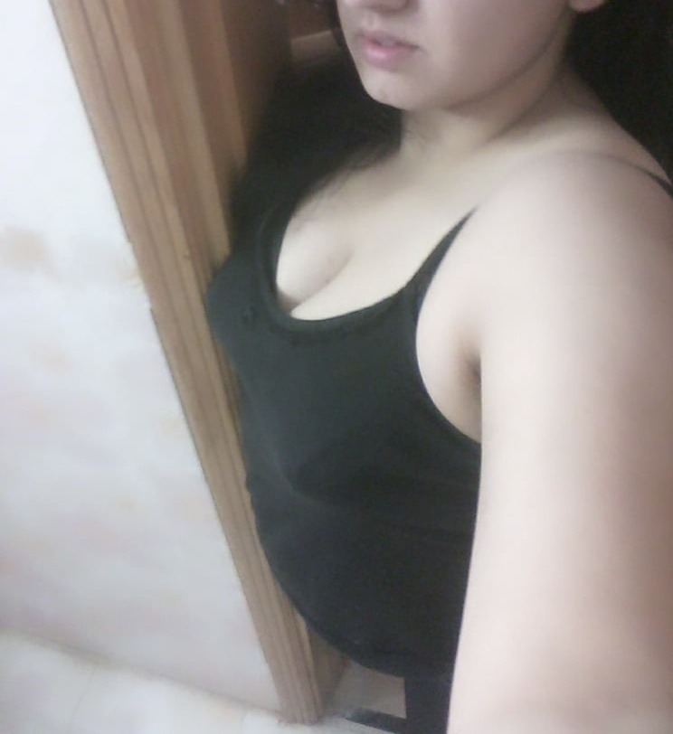 https://pub-5fcdf72a54cd4edbb03ec3edaa415a42.r2.dev/nakedleaks/exciting_images_of_shilpi,_the_seductive_girlfriend/2.jpg