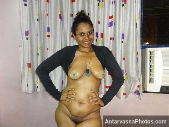 Exciting Live Indian Girls Featuring Lily's Hot Boobs