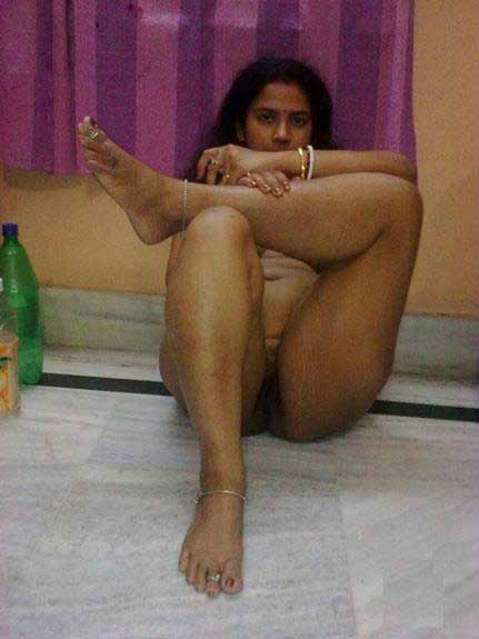https://pub-5fcdf72a54cd4edbb03ec3edaa415a42.r2.dev/nakedleaks/exciting_pictures_of_indian_bhabhi_housewives/2.jpg