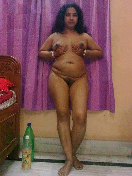 https://pub-5fcdf72a54cd4edbb03ec3edaa415a42.r2.dev/nakedleaks/exciting_pictures_of_indian_bhabhi_housewives/5.jpg