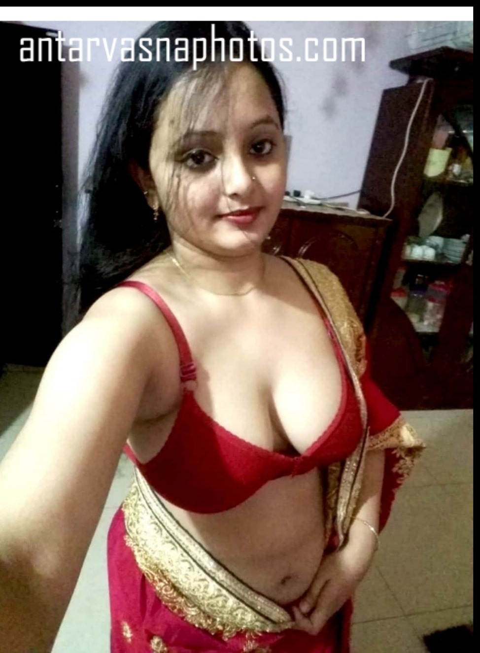 https://pub-5fcdf72a54cd4edbb03ec3edaa415a42.r2.dev/nakedleaks/exciting_updates:_seductive_indian_wife's_recent_intimate_photos/2.jpg