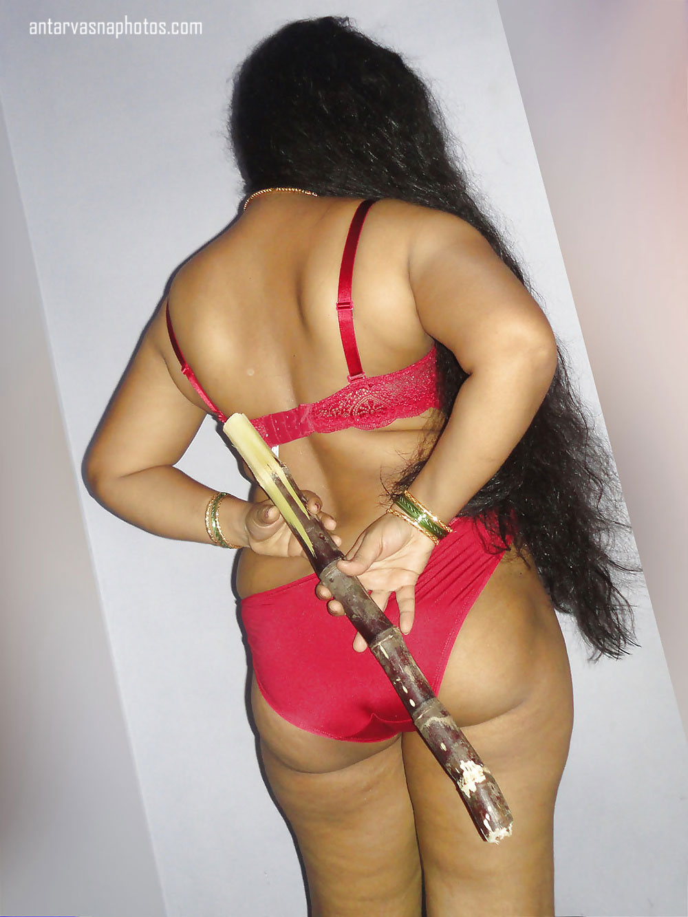 https://pub-5fcdf72a54cd4edbb03ec3edaa415a42.r2.dev/nakedleaks/exclusive_images_of_aunties_in_traditional_attire/0.jpg