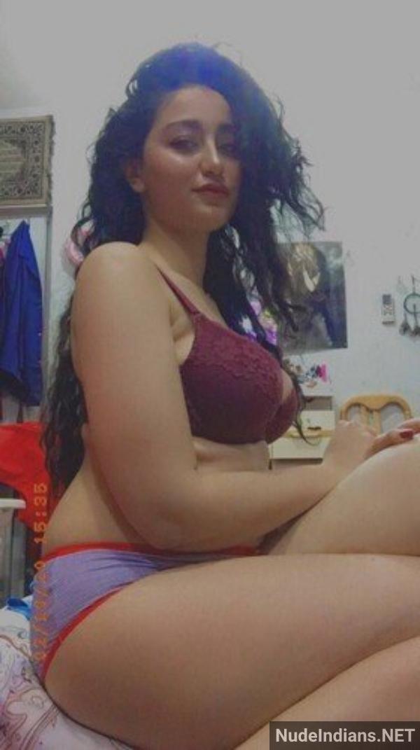 https://pub-5fcdf72a54cd4edbb03ec3edaa415a42.r2.dev/nakedleaks/exhibition_of_hyderabad_muslim_girl_ayesha's_alluring_figure/11.jpg