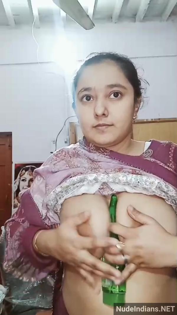 https://pub-5fcdf72a54cd4edbb03ec3edaa415a42.r2.dev/nakedleaks/exhibition_of_naked_paki_muslim_wife_in_solitary_act/2.jpg