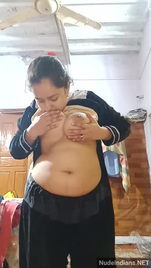 https://pub-5fcdf72a54cd4edbb03ec3edaa415a42.r2.dev/nakedleaks/exhibition_of_naked_paki_muslim_wife_in_solitary_act/26.jpg