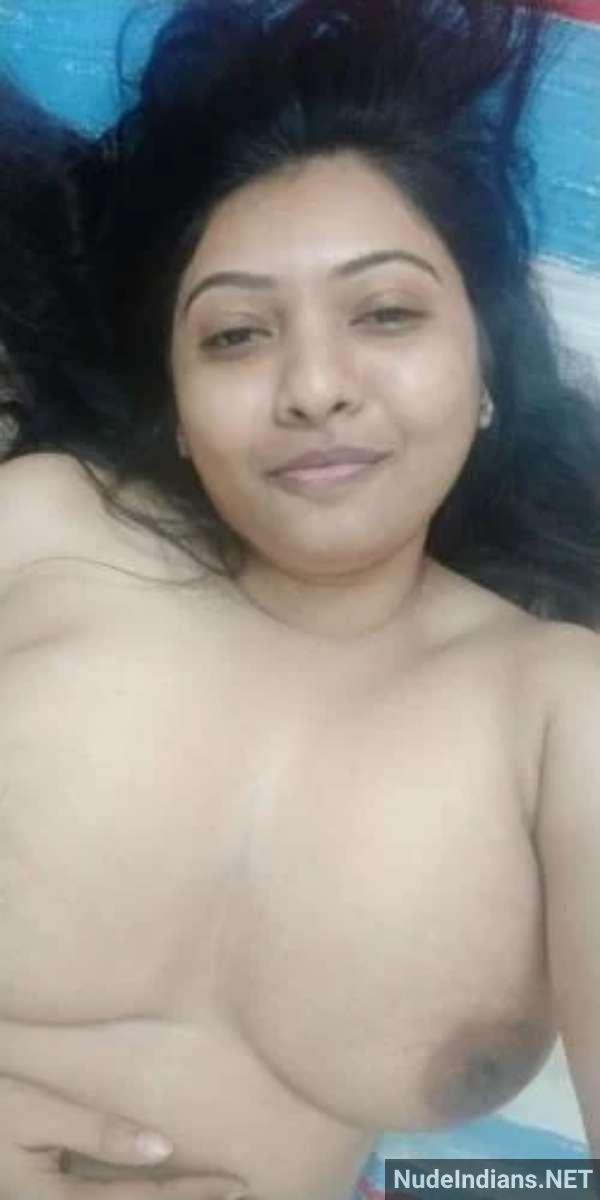 https://pub-5fcdf72a54cd4edbb03ec3edaa415a42.r2.dev/nakedleaks/exhibitionist_indian_wives_showcasing_busty_assets_in_intimate_photos/4.jpg