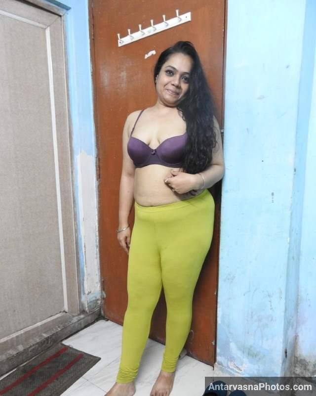 https://pub-5fcdf72a54cd4edbb03ec3edaa415a42.r2.dev/nakedleaks/exotic_indian_aunts_picture_compilation/25.jpg