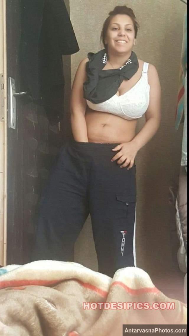 https://pub-5fcdf72a54cd4edbb03ec3edaa415a42.r2.dev/nakedleaks/exotic_indian_aunts_picture_compilation/28.jpg