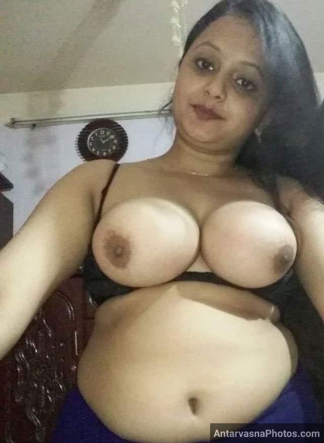 https://pub-5fcdf72a54cd4edbb03ec3edaa415a42.r2.dev/nakedleaks/exotic_indian_aunts_picture_compilation/30.jpg