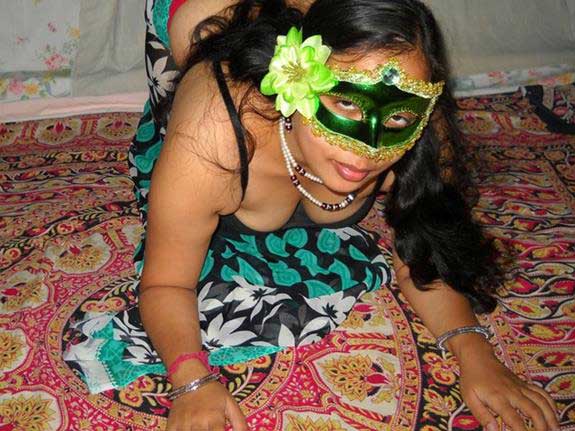https://pub-5fcdf72a54cd4edbb03ec3edaa415a42.r2.dev/nakedleaks/exotic_indian_girl's_lively_youthfulness/2.jpg