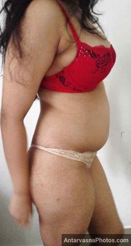 https://pub-5fcdf72a54cd4edbb03ec3edaa415a42.r2.dev/nakedleaks/exotic_indian_wife_with_exposed_large_breasts/2.jpg