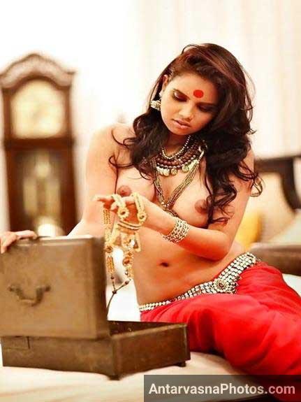 https://pub-5fcdf72a54cd4edbb03ec3edaa415a42.r2.dev/nakedleaks/experience_the_passion_of_attractive_indian_women/4.jpg