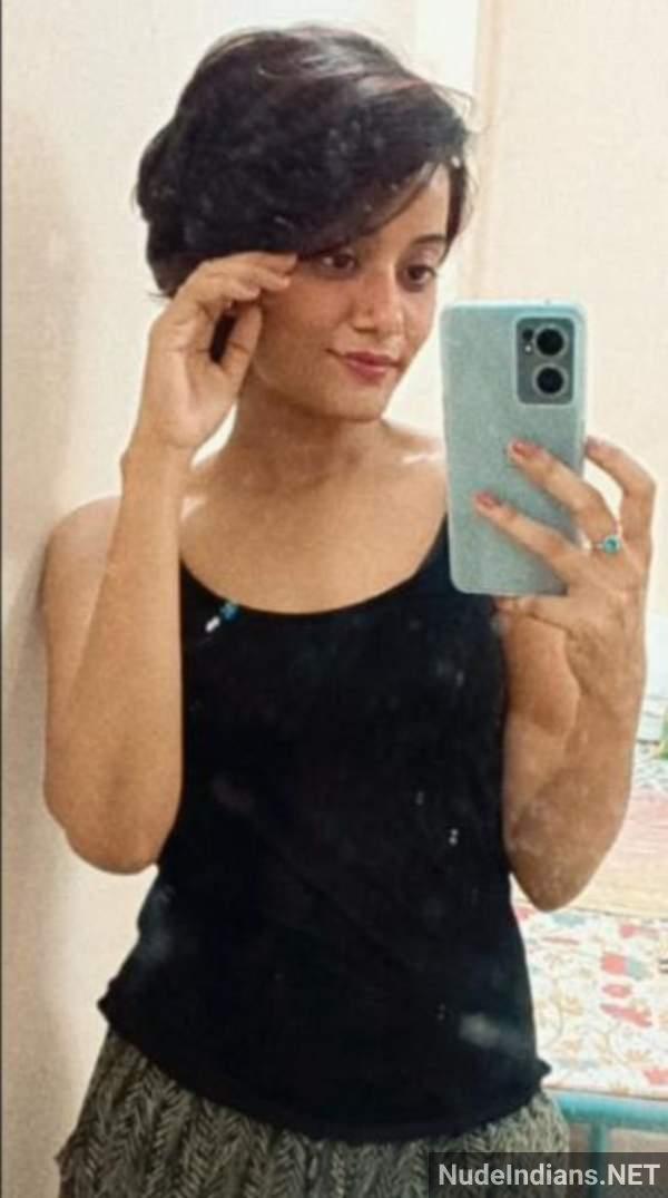 https://pub-5fcdf72a54cd4edbb03ec3edaa415a42.r2.dev/nakedleaks/explicit_display_of_college_girl's_intimate_body_parts/25.jpg