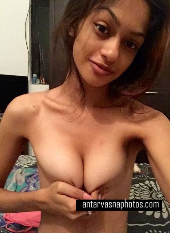 https://pub-5fcdf72a54cd4edbb03ec3edaa415a42.r2.dev/nakedleaks/explicit_images_of_20-year-old_shilpi's_intimate_moments/5.jpg