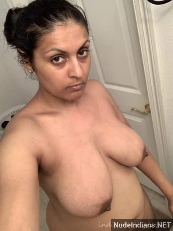 https://pub-5fcdf72a54cd4edbb03ec3edaa415a42.r2.dev/nakedleaks/explicit_images_of_desi_milfs_and_horny_bhabhis_seeking_intimacy/11.jpg