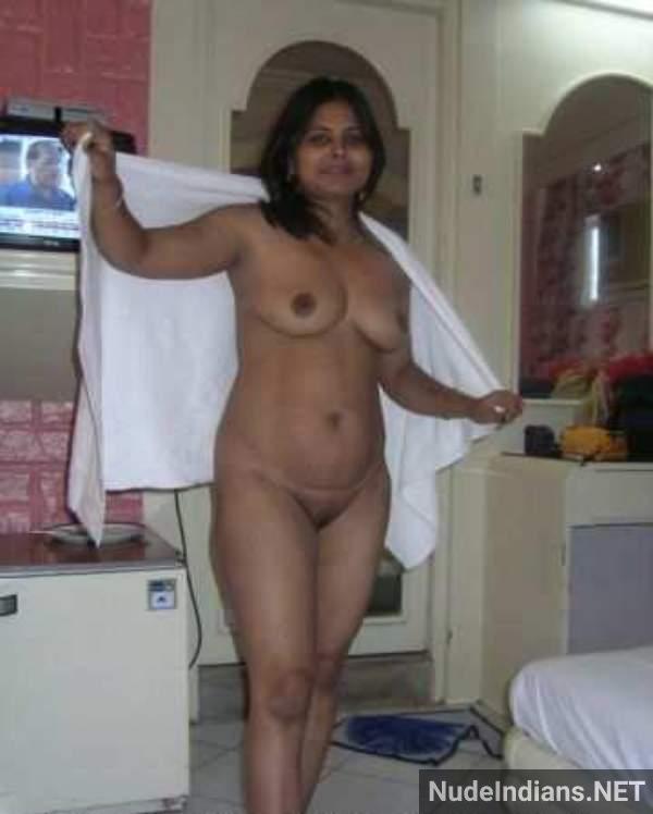 https://pub-5fcdf72a54cd4edbb03ec3edaa415a42.r2.dev/nakedleaks/explicit_images_of_desi_milfs_and_horny_bhabhis_seeking_intimacy/8.jpg