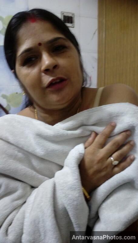 https://pub-5fcdf72a54cd4edbb03ec3edaa415a42.r2.dev/nakedleaks/explicit_photos_of_a_sophisticated_woman_from_haryana/2.jpg