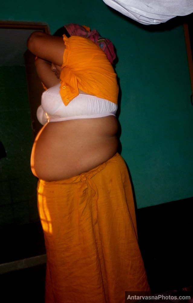 https://pub-5fcdf72a54cd4edbb03ec3edaa415a42.r2.dev/nakedleaks/exploration_of_busty_south_indian_aunt's_sensual_images/14.jpg