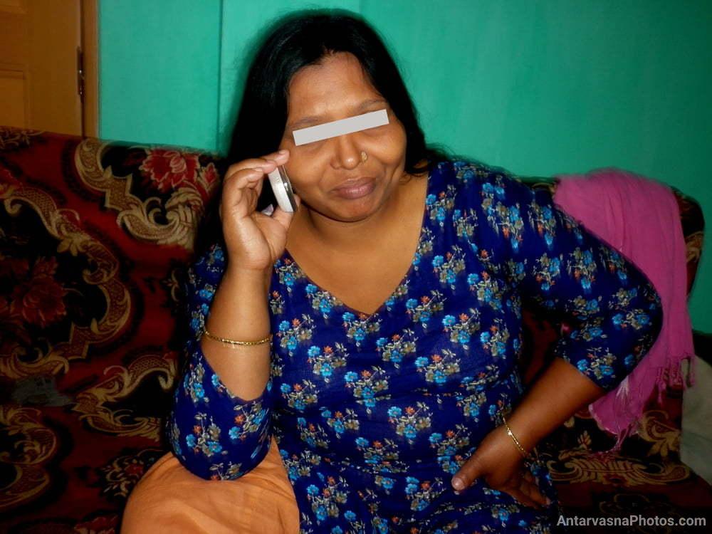 https://pub-5fcdf72a54cd4edbb03ec3edaa415a42.r2.dev/nakedleaks/exploration_of_busty_south_indian_aunt's_sensual_images/26.jpg