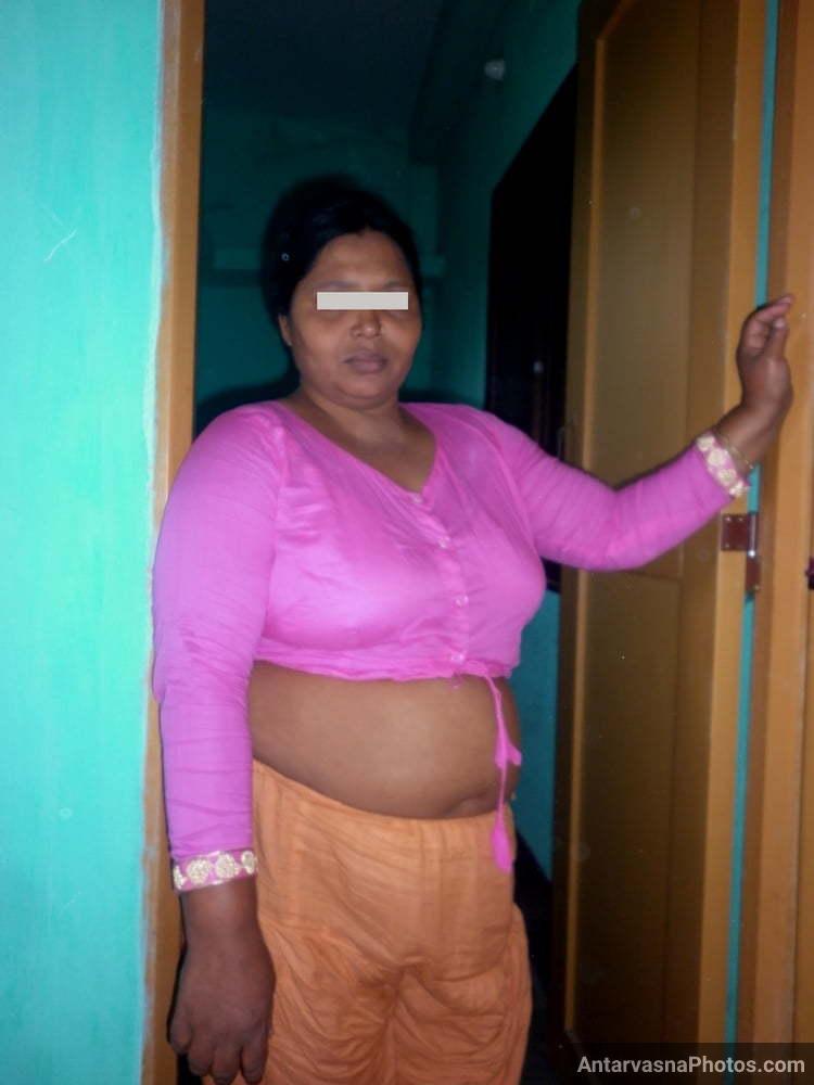 https://pub-5fcdf72a54cd4edbb03ec3edaa415a42.r2.dev/nakedleaks/exploration_of_busty_south_indian_aunt's_sensual_images/4.jpg