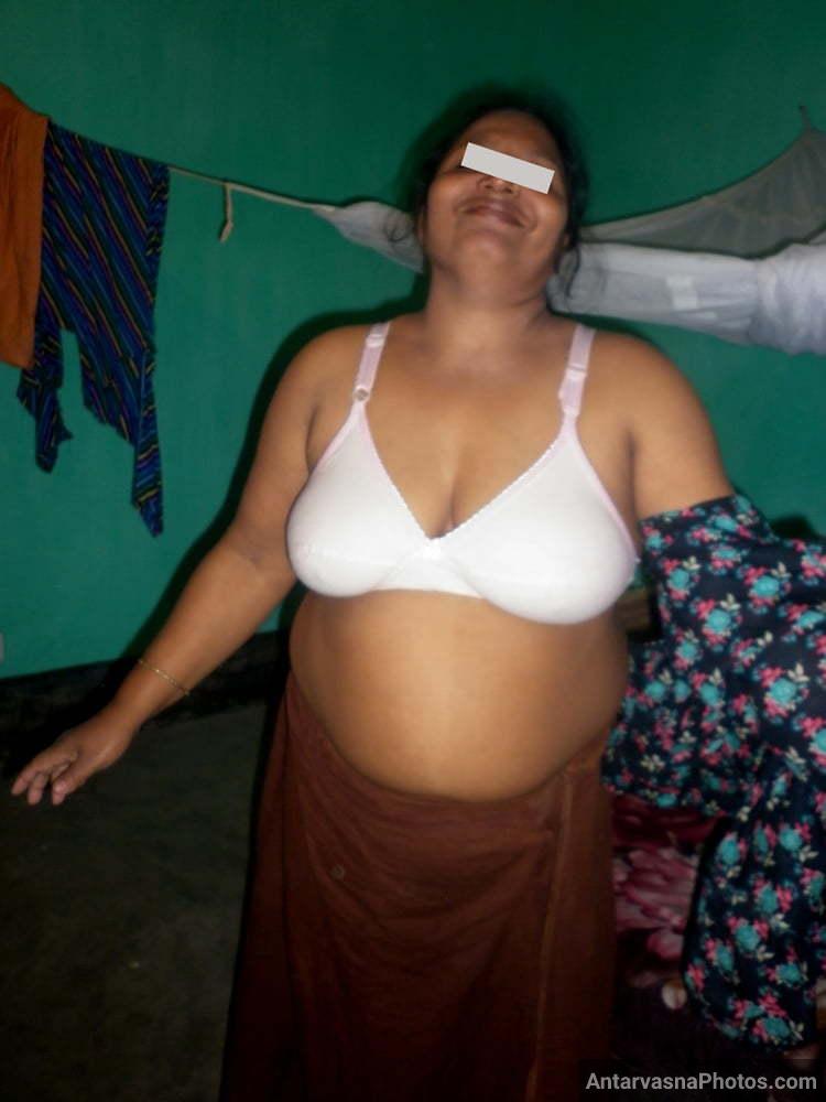 https://pub-5fcdf72a54cd4edbb03ec3edaa415a42.r2.dev/nakedleaks/exploration_of_busty_south_indian_aunt's_sensual_images/5.jpg