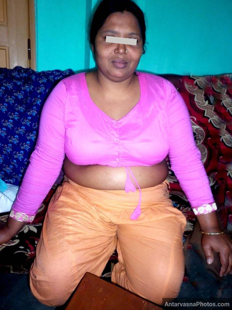 https://pub-5fcdf72a54cd4edbb03ec3edaa415a42.r2.dev/nakedleaks/exploration_of_busty_south_indian_aunt's_sensual_images/6.jpg