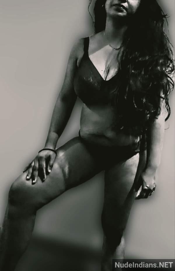 https://pub-5fcdf72a54cd4edbb03ec3edaa415a42.r2.dev/nakedleaks/exploration_of_randi_radhika_bhabhi's_sensual_imagery/13.jpg