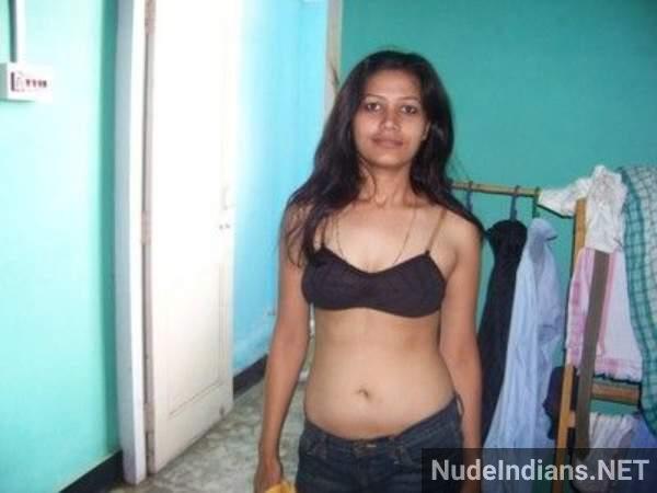 https://pub-5fcdf72a54cd4edbb03ec3edaa415a42.r2.dev/nakedleaks/explore_erotic_indian_porn_gallery_featuring_beautiful_nude_girls/17.jpg
